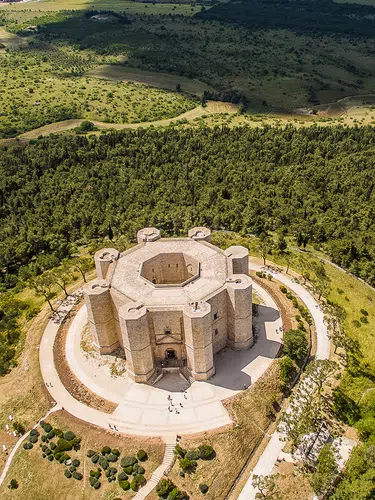 Apulien - Trulli, Staufer und mediterrane Auszeit